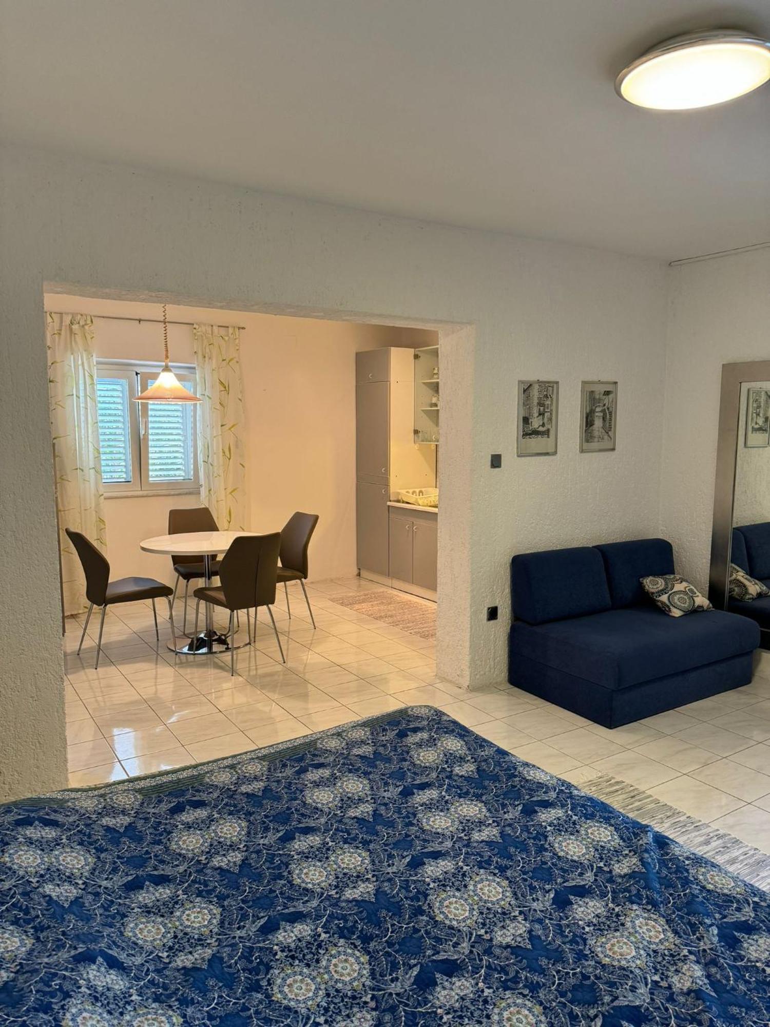 Apartman Kucer Кърк Екстериор снимка