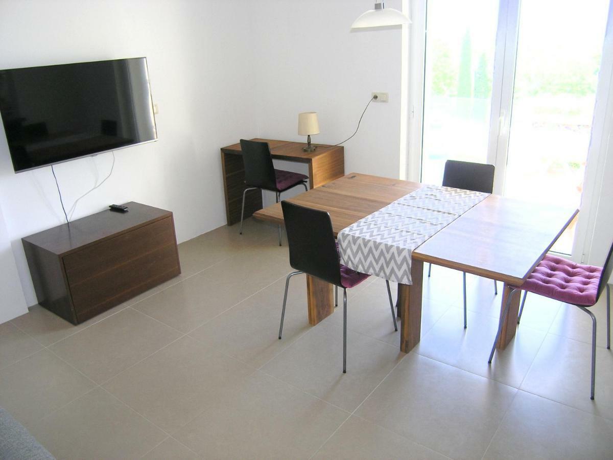 Apartman Kucer Кърк Екстериор снимка