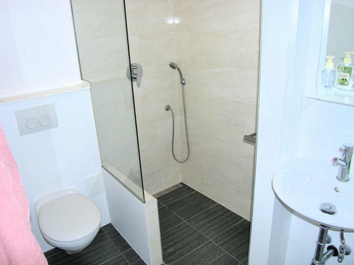 Apartman Kucer Кърк Екстериор снимка